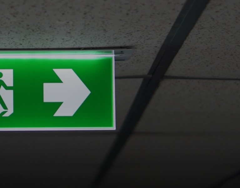 Emergency  luminaire <span>(with exit sign)</span>